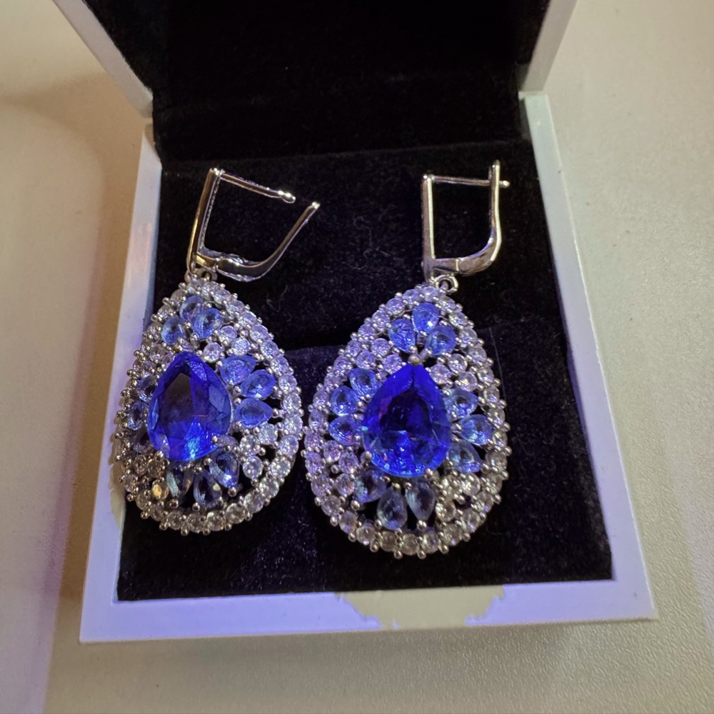 New Tanzanite Blue Rare Teardrop Dangle Earrings with Sapphire chips - Picture 3 of 10